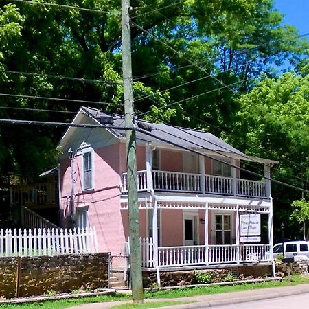 The Pink House On Main - Lower Eureka Springs Exteriér fotografie